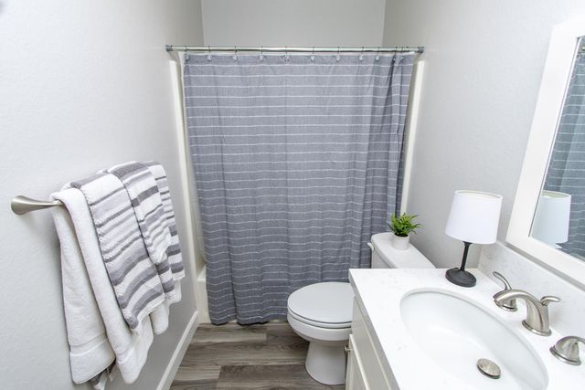 2249 Camborne Dr, Modesto, CA 95356