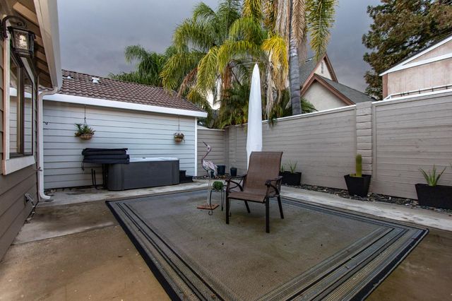 2249 Camborne Dr, Modesto, CA 95356