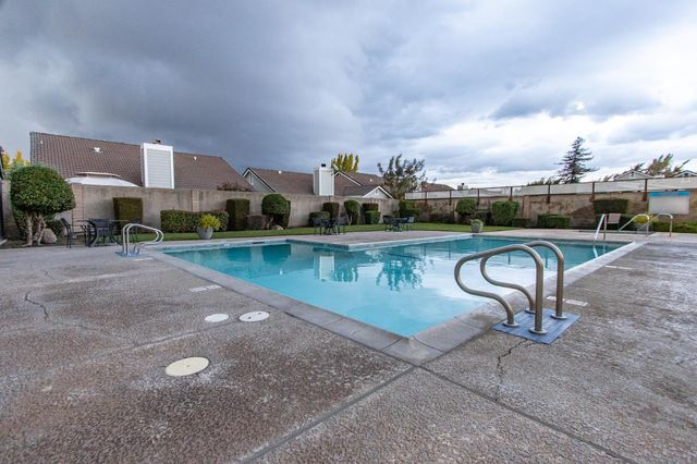 2249 Camborne Dr, Modesto, CA 95356