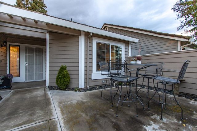 2249 Camborne Dr, Modesto, CA 95356