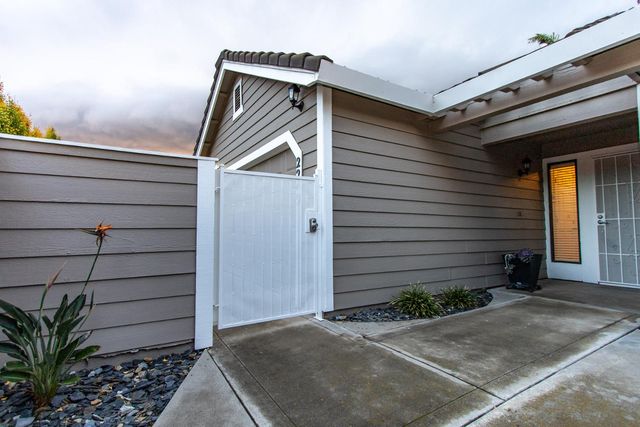 2249 Camborne Dr, Modesto, CA 95356