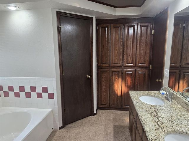 6417 Saddleback Drive, Oklahoma City, OK 73150