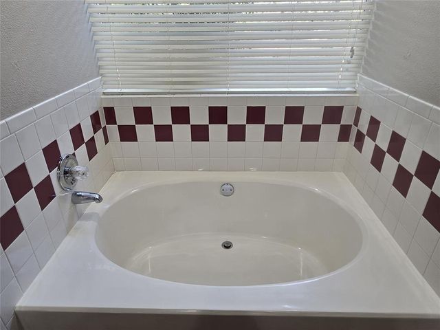 6417 Saddleback Drive, Oklahoma City, OK 73150