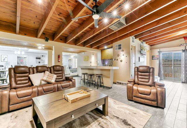 1413 Valencia Drive NE, Albuquerque, NM 87110