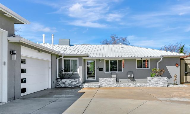 1413 Valencia Drive NE, Albuquerque, NM 87110