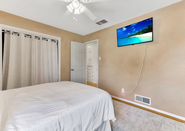 1413 Valencia Drive NE, Albuquerque, NM 87110
