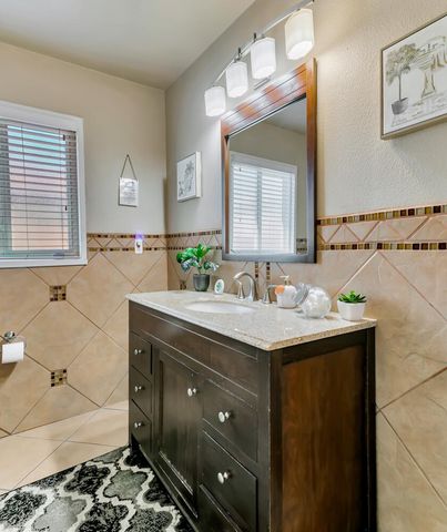 1413 Valencia Drive NE, Albuquerque, NM 87110