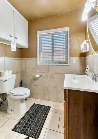 1413 Valencia Drive NE, Albuquerque, NM 87110