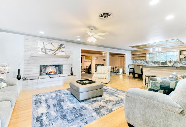1413 Valencia Drive NE, Albuquerque, NM 87110