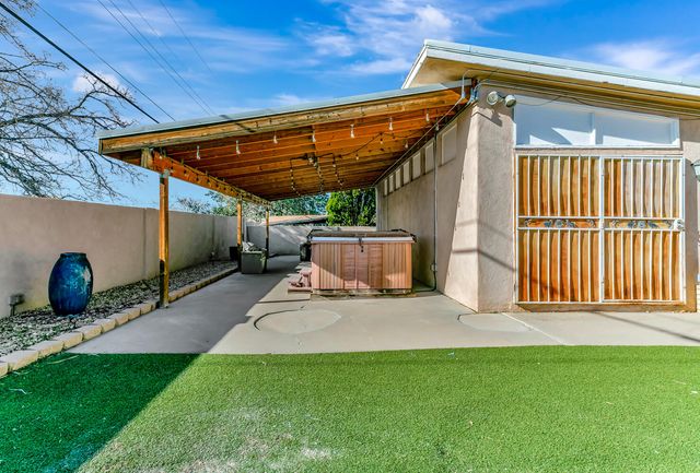 1413 Valencia Drive NE, Albuquerque, NM 87110