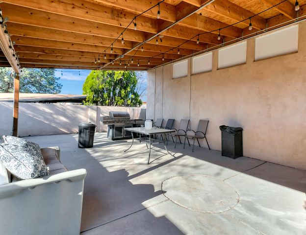 1413 Valencia Drive NE, Albuquerque, NM 87110