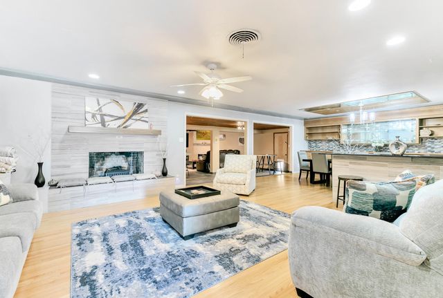 1413 Valencia Drive NE, Albuquerque, NM 87110
