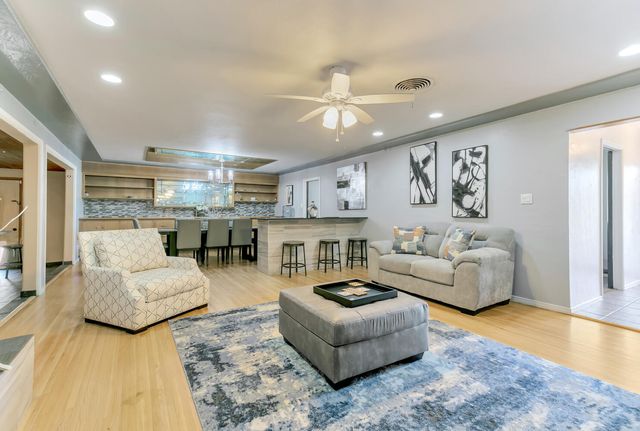 1413 Valencia Drive NE, Albuquerque, NM 87110