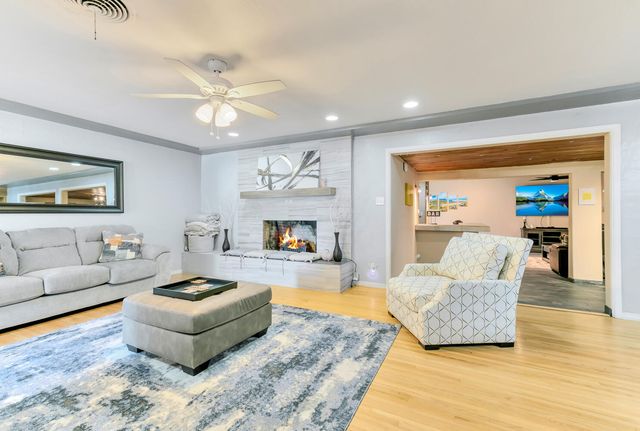 1413 Valencia Drive NE, Albuquerque, NM 87110