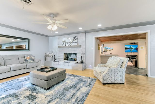 1413 Valencia Drive NE, Albuquerque, NM 87110