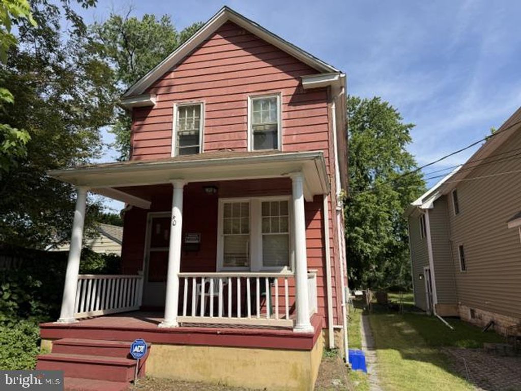 Image 1 of property listing at 40 MUNROE CT, Annapolis, MD 21401