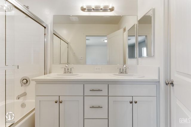 707 Sammy Way, Shafter, CA 93263