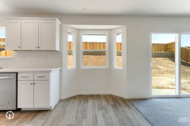 707 Sammy Way, Shafter, CA 93263