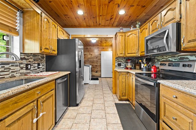 113 Dearing Creek Rd, Gladewater, TX 75647