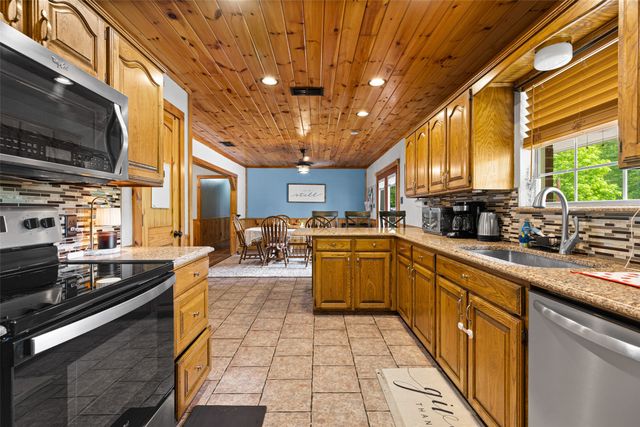 113 Dearing Creek Rd, Gladewater, TX 75647