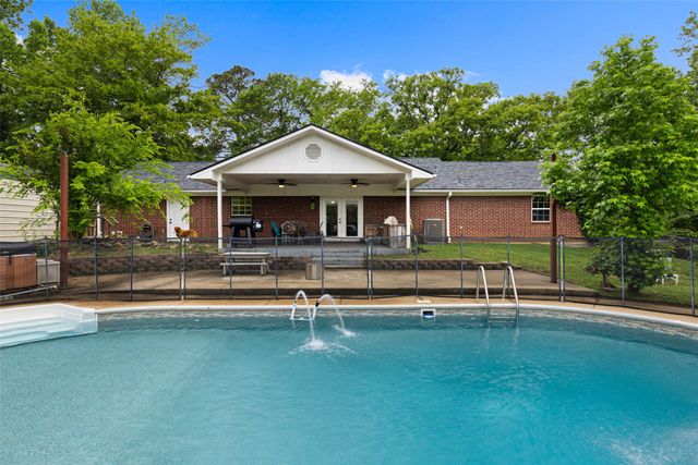 113 Dearing Creek Rd, Gladewater, TX 75647