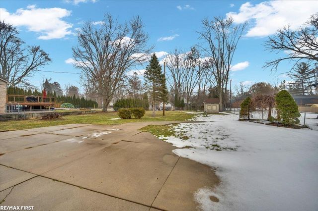 38750 Pineridge Street, Harrison Twp, MI 48045