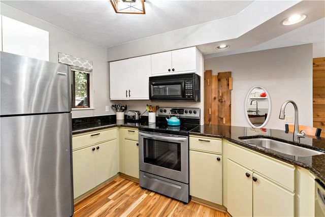 2305 Swiss Mountain Dr, Seven Springs Resort, PA 15622