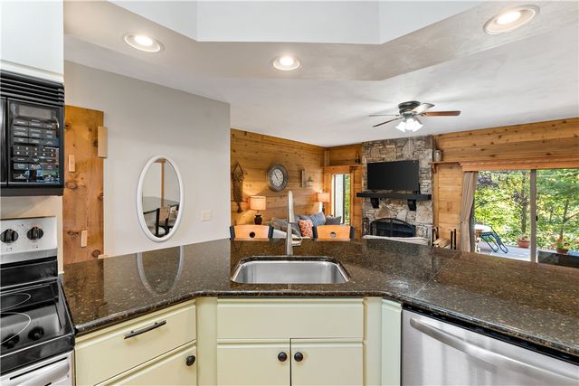 2305 Swiss Mountain Dr, Seven Springs Resort, PA 15622