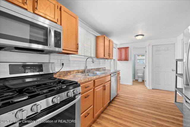 215 Dunlap Street, Lansing, MI 48910