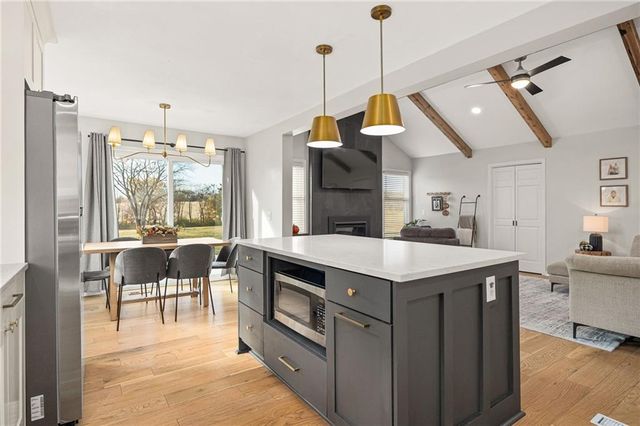 5900 Palomino Drive, St Joseph, MO 64505