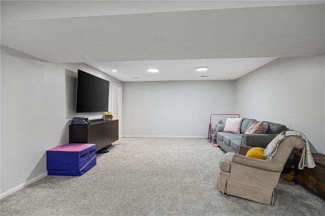 5900 Palomino Drive, St Joseph, MO 64505