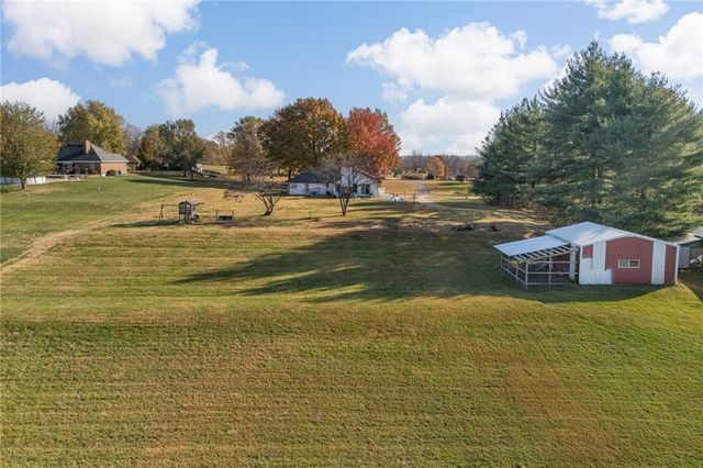 5900 Palomino Drive, St Joseph, MO 64505