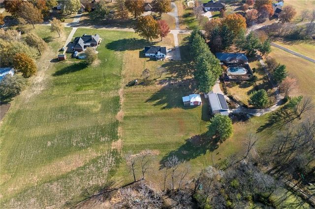 5900 Palomino Drive, St Joseph, MO 64505