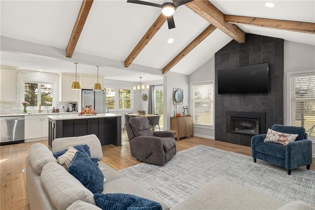 5900 Palomino Drive, St Joseph, MO 64505