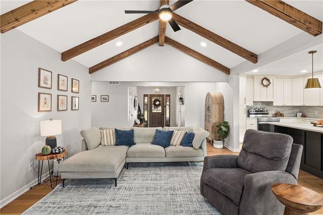 5900 Palomino Drive, St Joseph, MO 64505