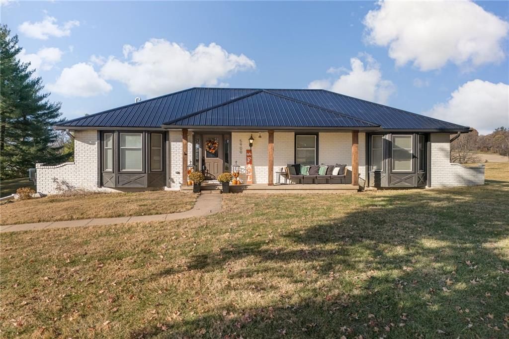 5900 Palomino Drive, St Joseph, MO 64505