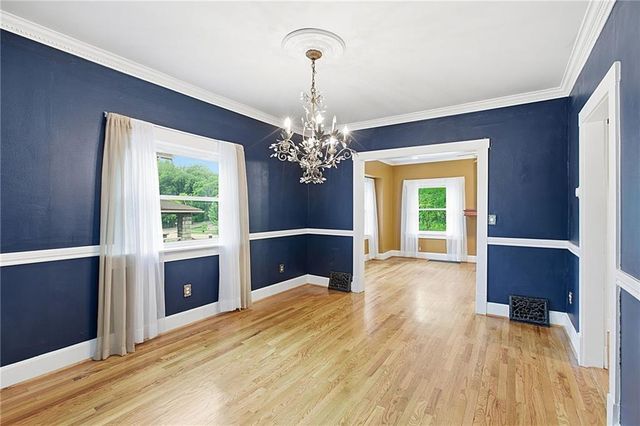 3925 Manheim Road, Kansas City, MO 64110