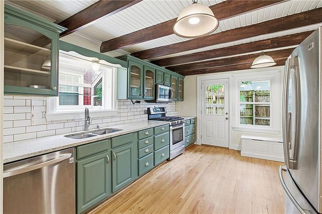 3925 Manheim Road, Kansas City, MO 64110