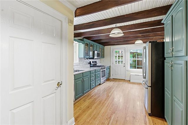 3925 Manheim Road, Kansas City, MO 64110