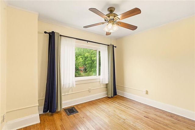 3925 Manheim Road, Kansas City, MO 64110