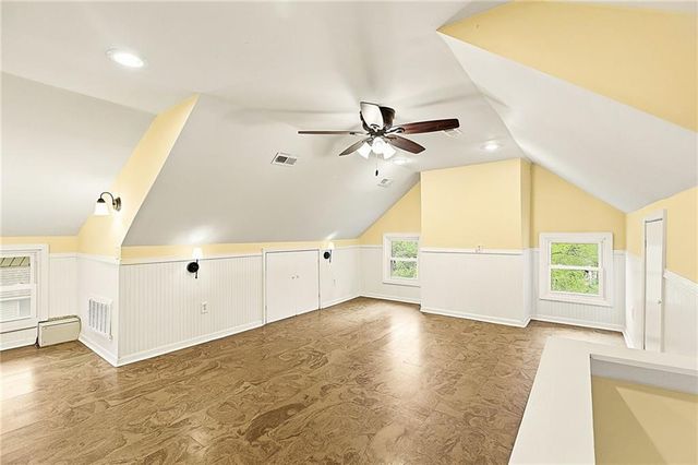 3925 Manheim Road, Kansas City, MO 64110