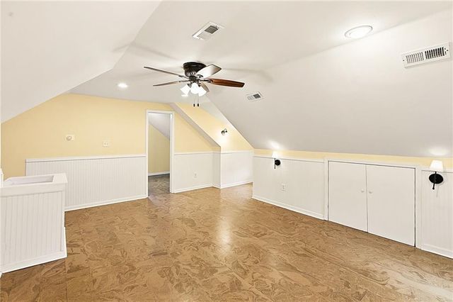 3925 Manheim Road, Kansas City, MO 64110