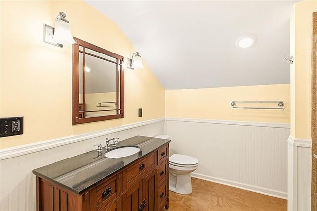 3925 Manheim Road, Kansas City, MO 64110