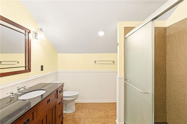 3925 Manheim Road, Kansas City, MO 64110