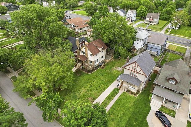 3925 Manheim Road, Kansas City, MO 64110