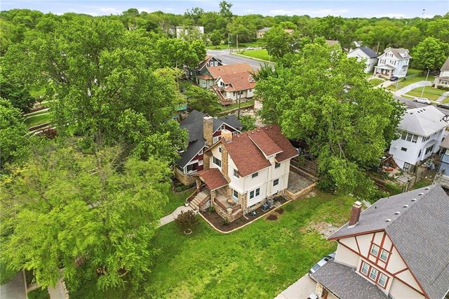 3925 Manheim Road, Kansas City, MO 64110