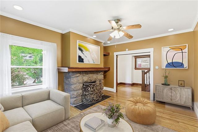 3925 Manheim Road, Kansas City, MO 64110