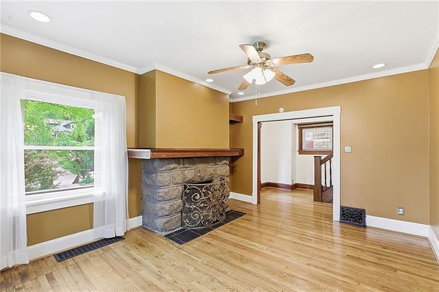 3925 Manheim Road, Kansas City, MO 64110