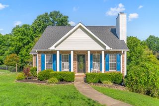 1044 Heatherwood Rd, Pleasant View, TN 37146