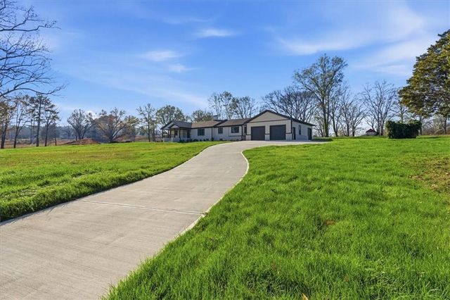 32 Church Street, Taylorsville, GA 30178